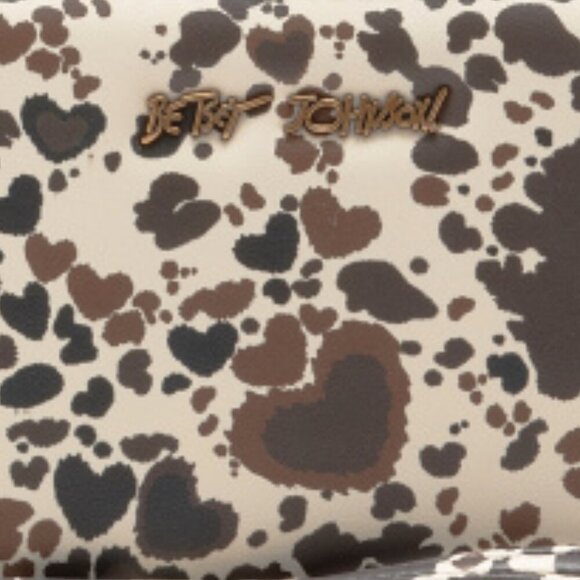 NWT BETSEY JOHNSON Heart Cow Print Zip Around Wristlet Wallet Western White Brwn - Picture 5 of 7